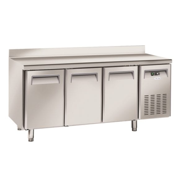 Kjølebenk 3 dører med oppkant QR 3200 -2 / +8°C Kjølebenk 3 dører med oppkant QR 3200 -2 / +8°C – Cool Head